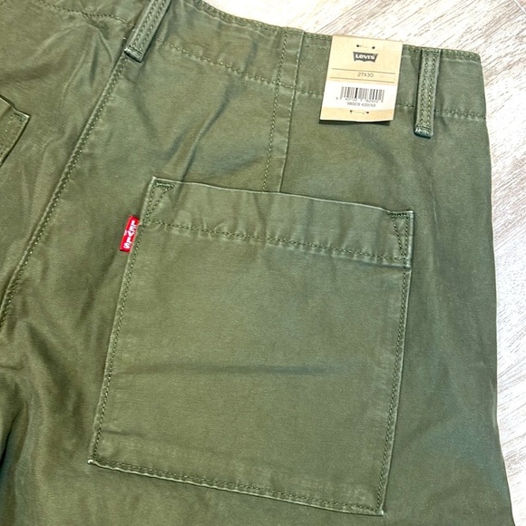 NWT Levi’s Women’s Olive Green Wide Leg Cotton Twill Baggy Cargo Pants Trousers - Picture 6 of 11